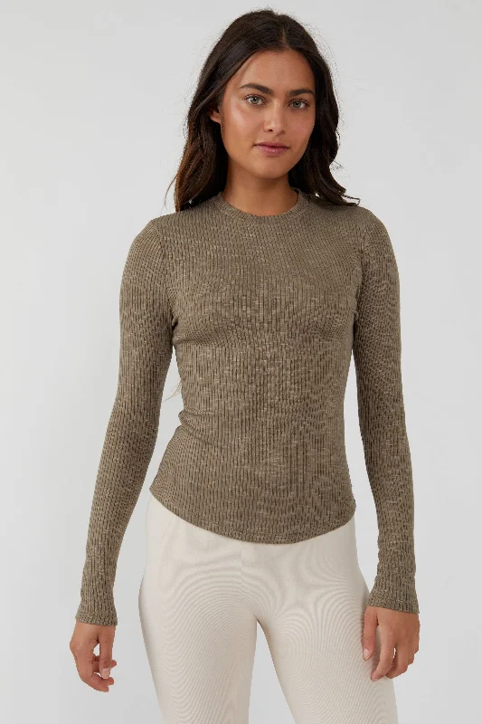 Aura Layering Top Adventure Adventure