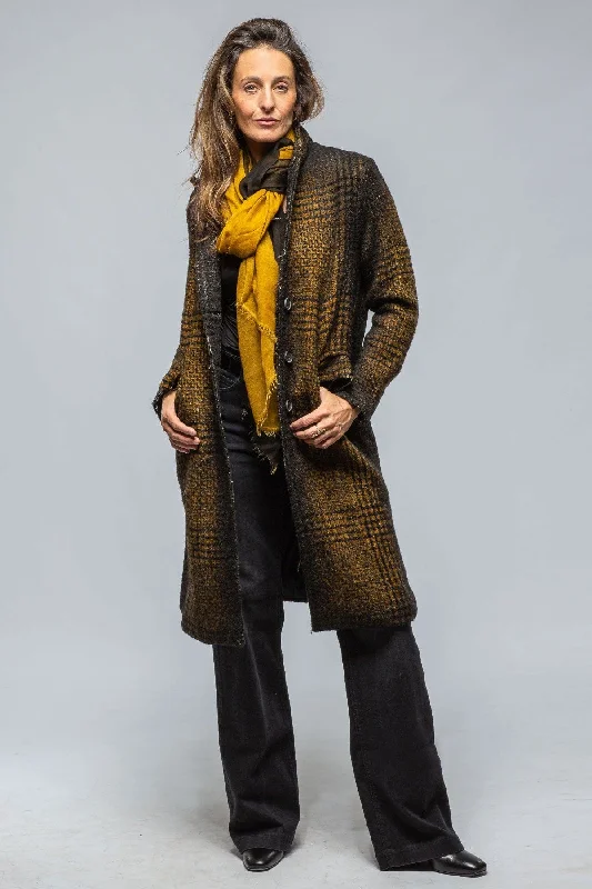 Tartan Cashmere Overcoat In Mustard/Black Relaxed Women's Beachy Relaxed Women's Beachy Tartan Cashmere Overcoat In Mustard/Black Relaxed Women's Beachy Relaxed Women's Beachy