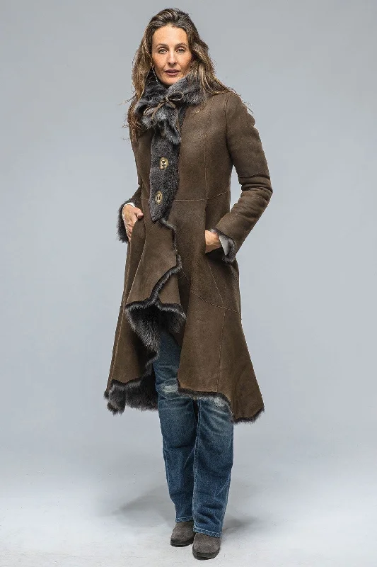 Wild Long Reversible Shearling Athletic Women's  Athletic Women's 