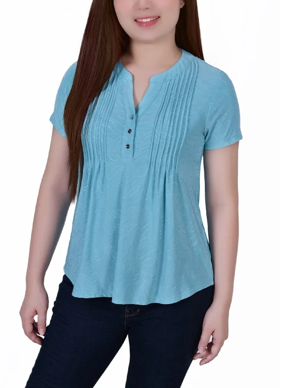 Short Sleeve Y Neck Jacquard Knit Top Classic Women's Pin - striped Classic Women's Pin - striped Short Sleeve Y Neck Jacquard Knit Top Classic Women's Pin - striped Classic Women's Pin - striped