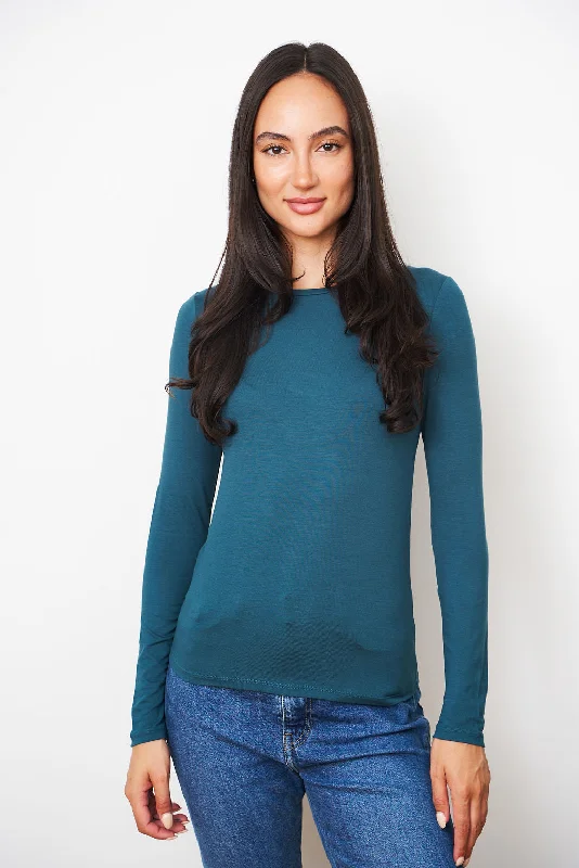 Majestic Soft Touch Long Sleeve Crewneck in High Sea Relaxed Women's Beachy Relaxed Women's Beachy Majestic Soft Touch Long Sleeve Crewneck in High Sea Relaxed Women's Beachy Relaxed Women's Beachy