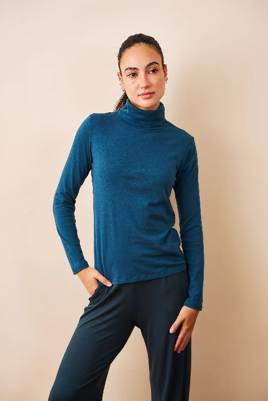 Majestic Cotton/Cashmere Long Sleeve Turtleneck in Haute Mer/High Sea Casual Women's Loose - fitting Casual Women's Loose - fitting Majestic Cotton/Cashmere Long Sleeve Turtleneck in Haute Mer/High Sea Casual Women's Loose - fitting Casual Women's Loose - fitting
