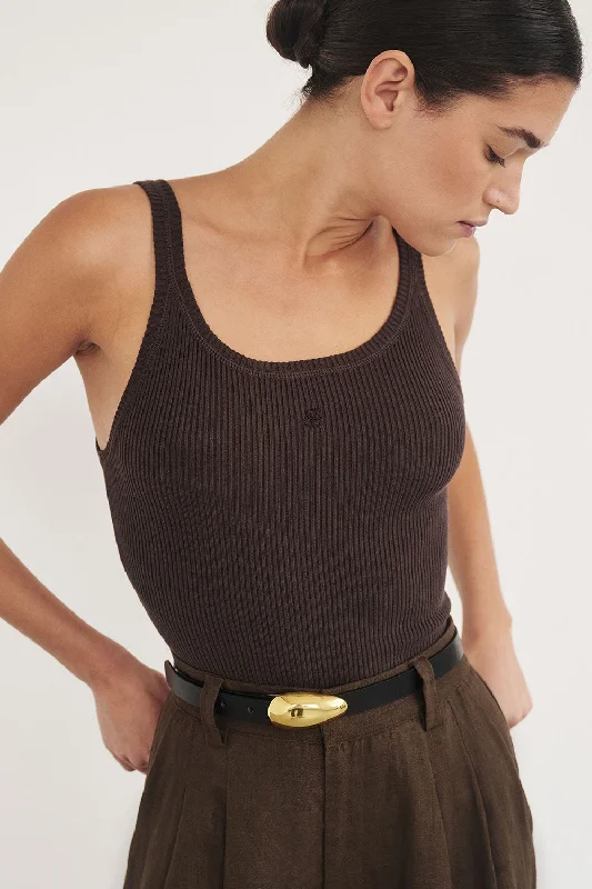 SIGNATURE CHOC SCOOP TANK Adventure Adventure