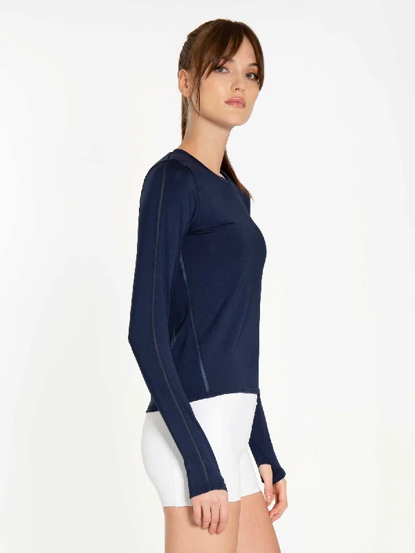 Classic Long Sleeve Crew - Midnight Laid - back Women's Vibe Laid - back Women's Vibe