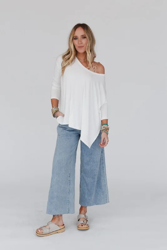 All Things New Oversized Top - White Feminine Women's Soft  Feminine Women's Soft 